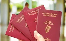 Muốn là công dân EU, nhiều người dân Anh xin cấp hộ chiếu Ireland