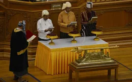 Tổng thống mới tuyên thệ nhậm chức, Myanmar chính thức chuyển giao quyền lực