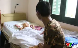 Bé trai bị chú vô tình bắn súng vào đầu qua cơn nguy kịch