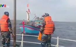 Hỗ trợ khẩn cấp tàu cá Bình Định bị hỏng máy trên biển