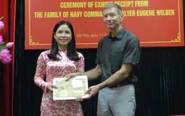 Di tích Nhà tù Hỏa Lò nhận hiện vật từ gia đình cựu binh Mỹ