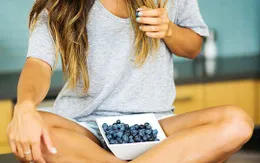 Ăn gì để “cô bé” bớt nặng mùi?