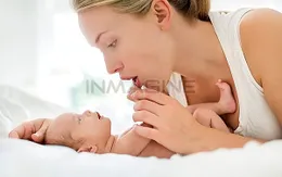 Tiếng hát của mẹ giúp bé phát triển tốt hơn