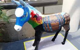 Trưng bày tượng con lừa chào mừng Đại hội Đảng Dân chủ Mỹ