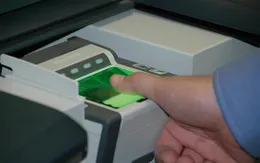 Lấy dấu vân tay tất cả người nước ngoài nhập cảnh vào Nga
