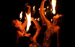 Nuốt lửa - Môn nghệ thuật trình diễn nguy hiểm nhất thế giới