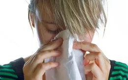 Phụ nữ bị cảm lạnh và cúm nặng hơn nam giới