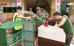 Ấm áp tình quân dân ở vùng lũ Quảng Ngãi