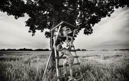 Tuổi thơ mùa hè đầy hoài niệm qua bộ ảnh đẹp mê hoặc