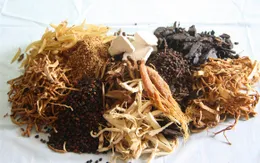 Mang họa do chữa bệnh bằng thuốc Đông y không rõ nguồn gốc