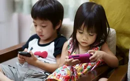 Hạn chế thời gian xem các thiết bị điện tử với trẻ em