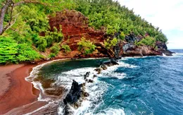 Tròn mắt trước những bãi biển có màu cát lạ "ảo diệu"