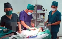 BV Nhi đồng Đồng Nai cứu sống bé gái 3 tháng tuổi bị dị tật phình đại tràng