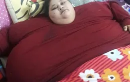 Bệnh nhân nặng 500kg được cần cẩu đưa vào bệnh viện phẫu thuật