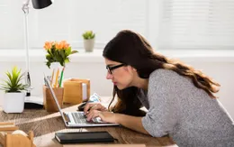 Ngồi nhiều là nguy cơ tiềm ẩn những căn bệnh này