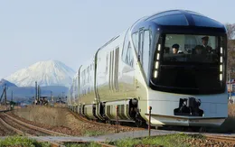 Thưởng thức siêu dịch vụ trên chuyến tàu siêu sang ở Nhật Bản