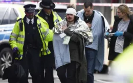 Những hình ảnh kinh hoàng từ hiện trường vụ khủng bố tại London, Anh