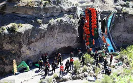 Tai nạn xe bus ở Ấn Độ, 28 người thiệt mạng