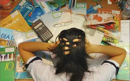 Áp lực thi cử ảnh hưởng đến sức khỏe tâm thần thí sinh