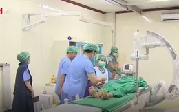 Chuyển giao kỹ thuật điều trị tim mạch cho bệnh viện của Lào