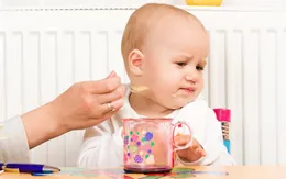 Những sai lầm nghiêm trọng các bà mẹ mắc phải khiến trẻ bị xuống cân
