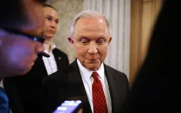 Bộ trưởng Bộ Tư pháp Mỹ bị kêu gọi từ chức