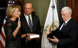 Thượng viện Mỹ phê chuẩn Bộ trưởng Bộ Giáo dục với tỷ lệ sát nút