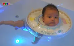 Những lợi ích của việc cho trẻ tập bơi nổi tự do