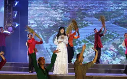 Chương trình nghệ thuật “Khát vọng trẻ - Một thời hoa đỏ”