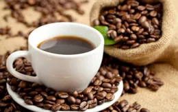 Cà phê sẫm màu bảo vệ não