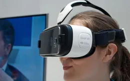 Công nghệ VR giúp người khuyết tật được trải nghiệm cảm giác bơi với cá heo