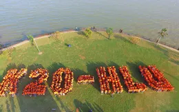 Hơn 1.000 cựu sinh viên Khóa 20 Đại học Luật Hà Nội hội ngộ