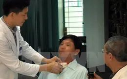 Một người đàn ông suýt tử vong do hóc xương cá
