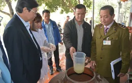 Cao điểm "cuộc chiến" chống rượu giả, rượu không rõ nguồn gốc dịp cuối năm