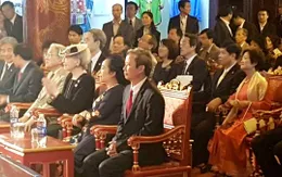 Nhật hoàng vui mừng gặp nhạc công Huế từng qua Nhật Bản biểu diễn