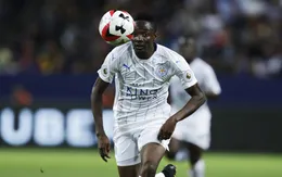 Tân binh của Leicester solo như Messi, sút tung lưới Barca