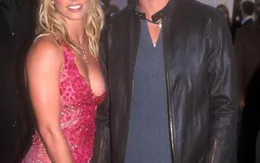 Những mối tình kẹo ngọt từng nảy nở dưới mái nhà Disney