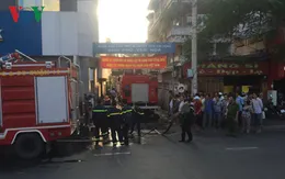 Giải cứu 5 người mắc kẹt trong ngôi nhà bốc cháy tại TP.HCM