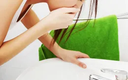 Xử lý thế nào khi bị ngộ độc từ hải sản chứa độc tố?