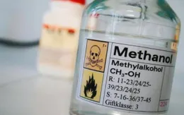 Uống rượu khi đi liên hoan, bệnh nhân ngộ độc methanol nguy kịch