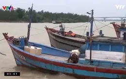 Cửa biển bồi lấp, tàu liên tục nằm bờ, ngư dân Quảng Nam gặp khó