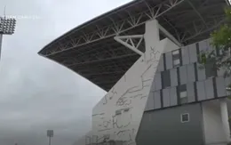 Sân vận động tại Đà Nẵng chưa hết bảo hành đã có nhiều vết nứt