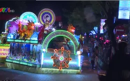 Diễu hành xe hoa mừng Ngày Phật đản tại Huế