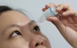 Cẩn trọng khi dùng nước muối sinh lý