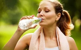 Mẹo ngăn ngừa nhức đầu trong ngày nắng nóng