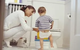 Nhiều bé trai có nguy cơ vô sinh do sự chủ quan của bố mẹ