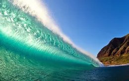 Kinh ngạc trước những con sóng cao không tưởng nhưng đẹp miễn chê