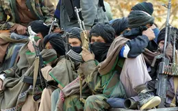 Afghanistan: Phụ nữ cầm súng chống phiến quân