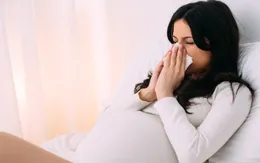 Phụ nữ mang thai bị cúm nên lưu ý gì?