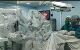Lần đầu tiên phẫu thuật bằng robot bướu tiền liệt tuyến ác tính